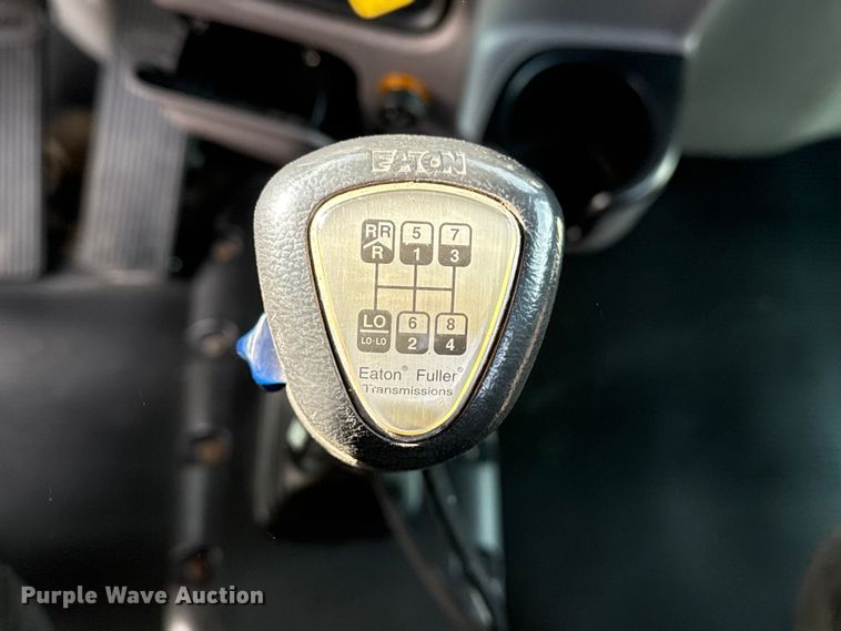 image for item EG1907 2012 Peterbilt 367 crane truck