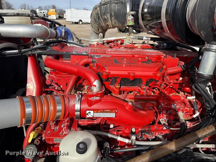 image for item EG1907 2012 Peterbilt 367 crane truck