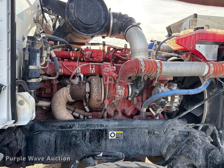 image for item EG1907 2012 Peterbilt 367 crane truck