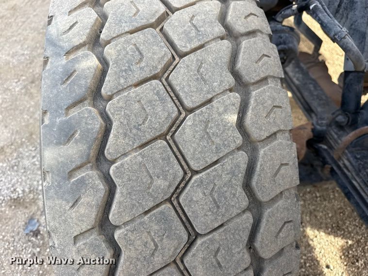 image for item EG1907 2012 Peterbilt 367 crane truck