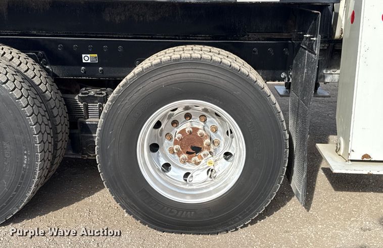 image for item EG1907 2012 Peterbilt 367 crane truck