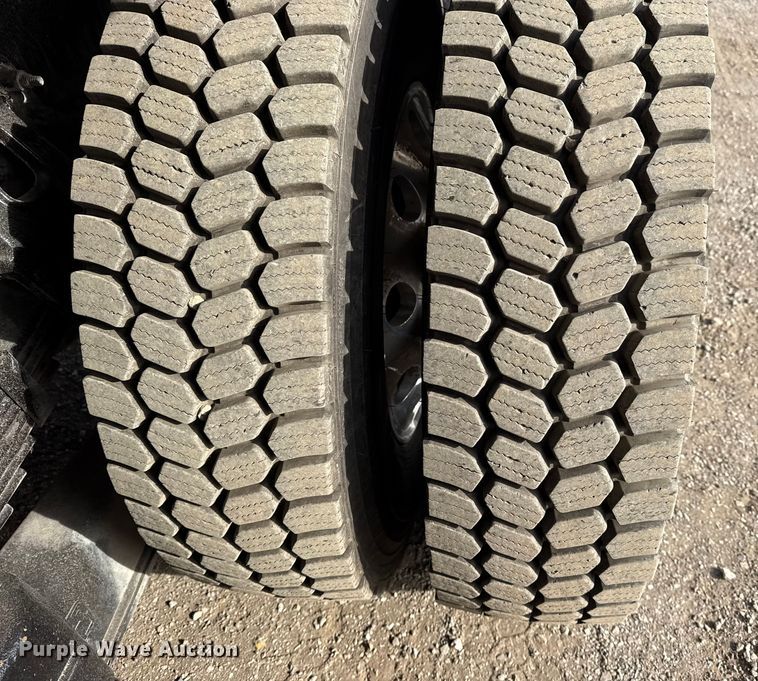 image for item EG1907 2012 Peterbilt 367 crane truck