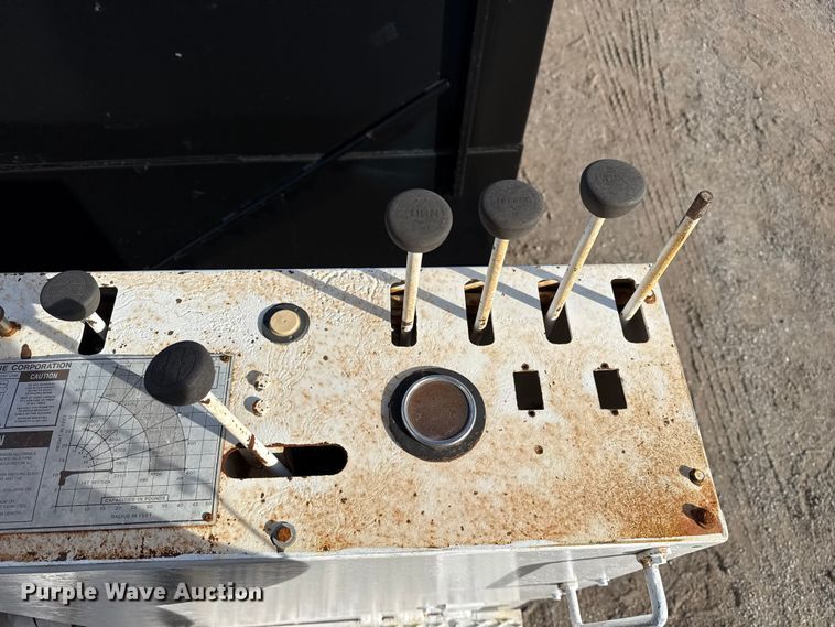 image for item EG1908 2003 Mack RD crane truck