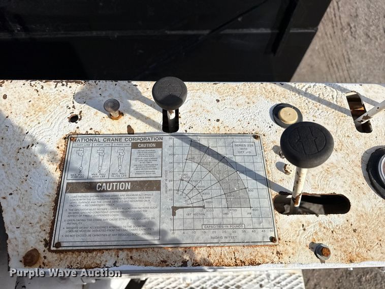 image for item EG1908 2003 Mack RD crane truck