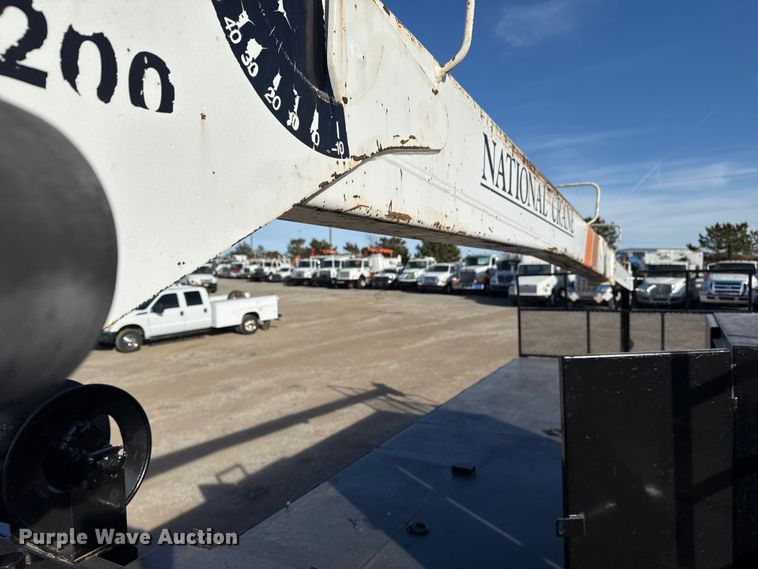 image for item EG1908 2003 Mack RD crane truck