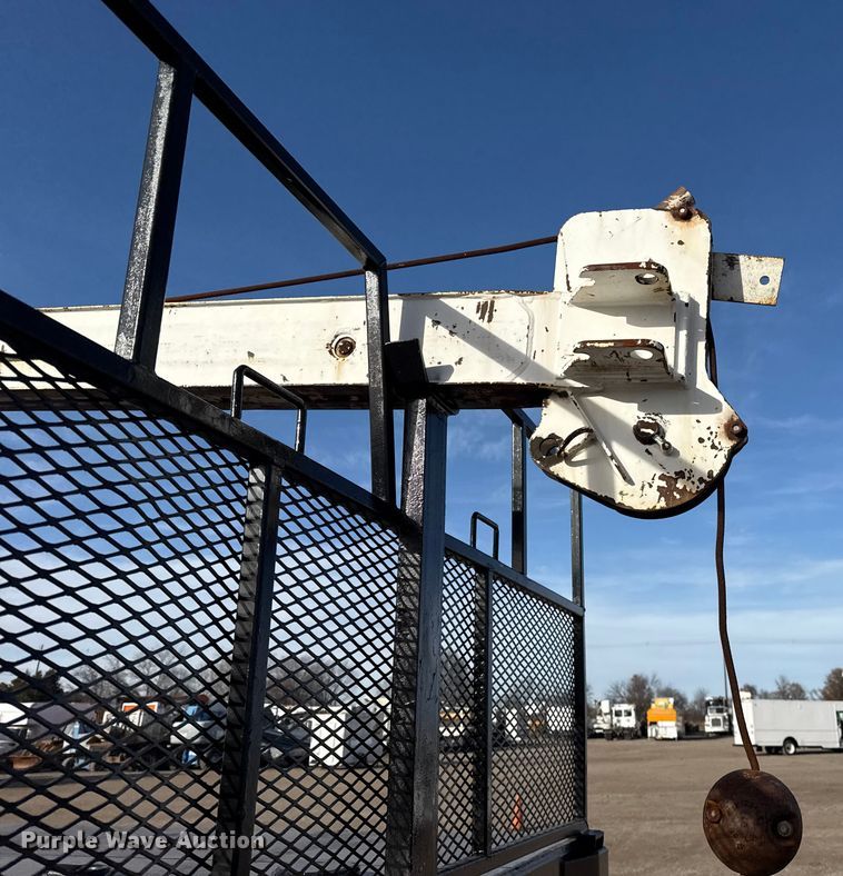 image for item EG1908 2003 Mack RD crane truck