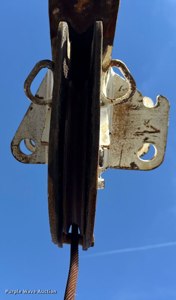 image for item EG1908 2003 Mack RD crane truck