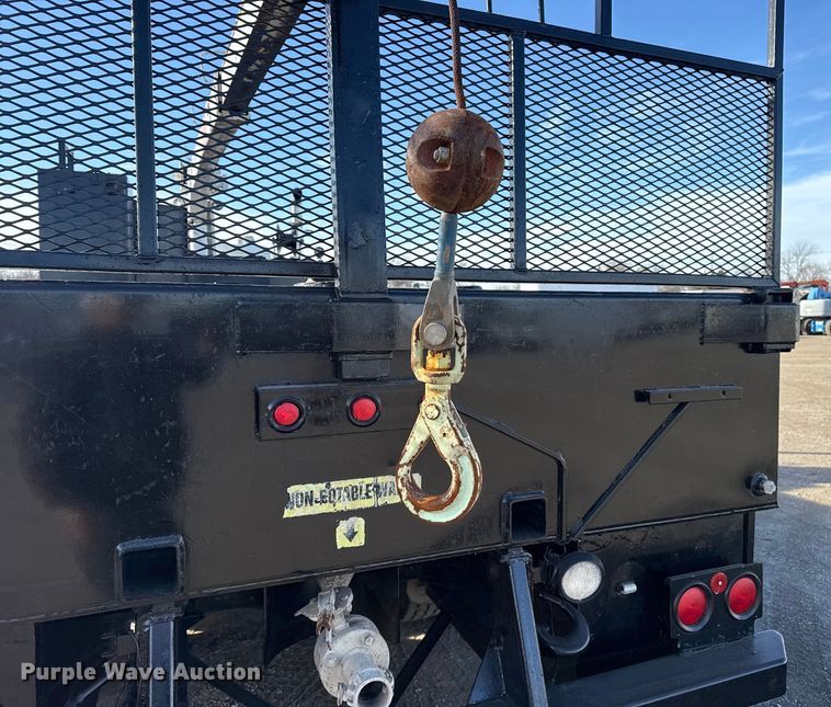 image for item EG1908 2003 Mack RD crane truck