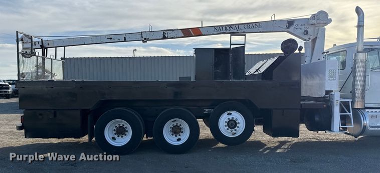 image for item EG1908 2003 Mack RD crane truck