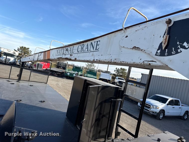 image for item EG1908 2003 Mack RD crane truck