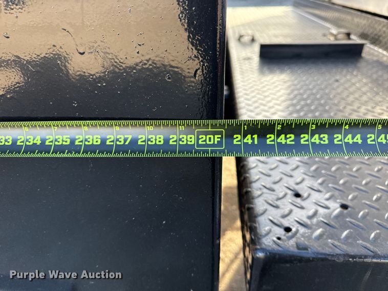 image for item EG1908 2003 Mack RD crane truck