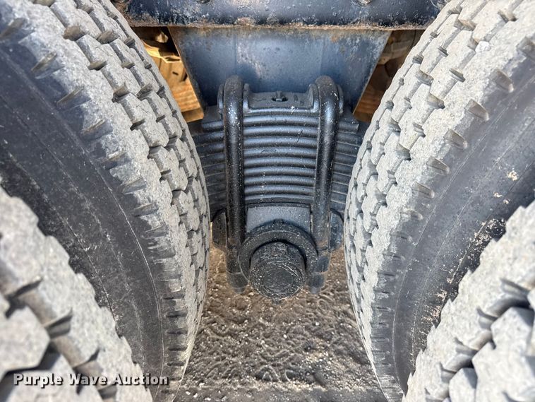 image for item EG1908 2003 Mack RD crane truck