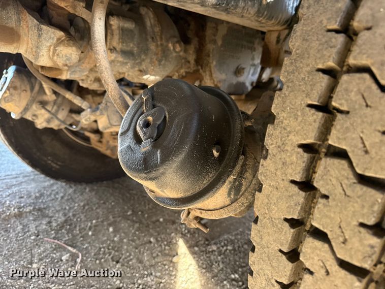 image for item EG1908 2003 Mack RD crane truck