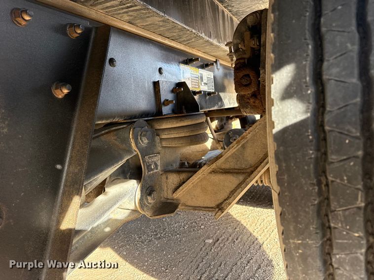 image for item EG1908 2003 Mack RD crane truck