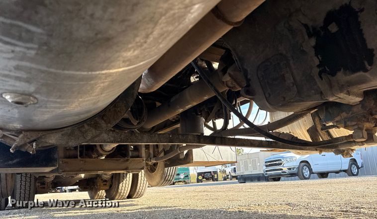 image for item EG1908 2003 Mack RD crane truck