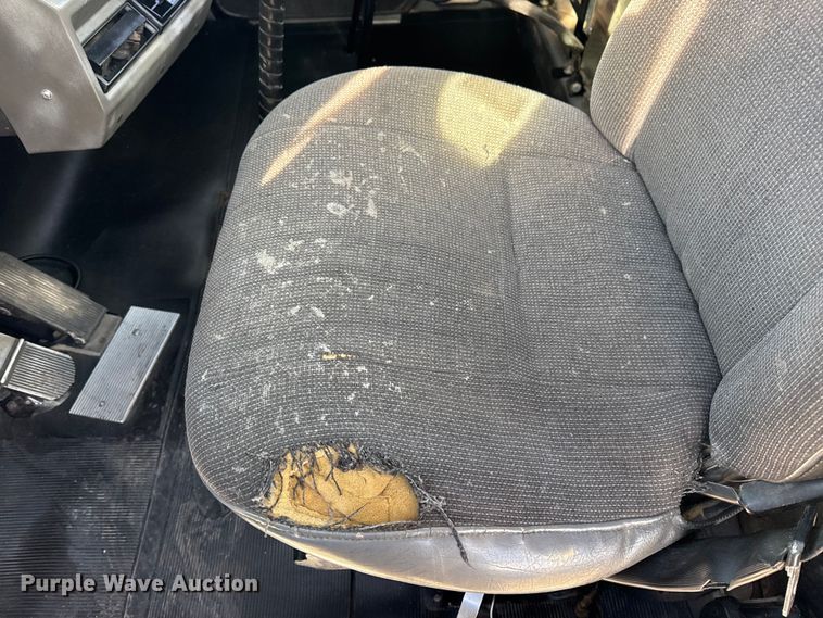 image for item EG1908 2003 Mack RD crane truck