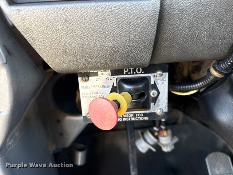 image for item EG1908 2003 Mack RD crane truck