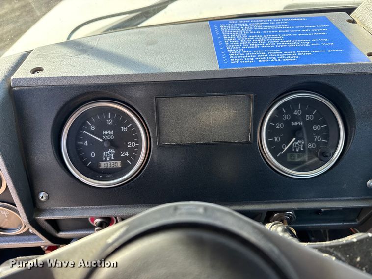 image for item EG1908 2003 Mack RD crane truck