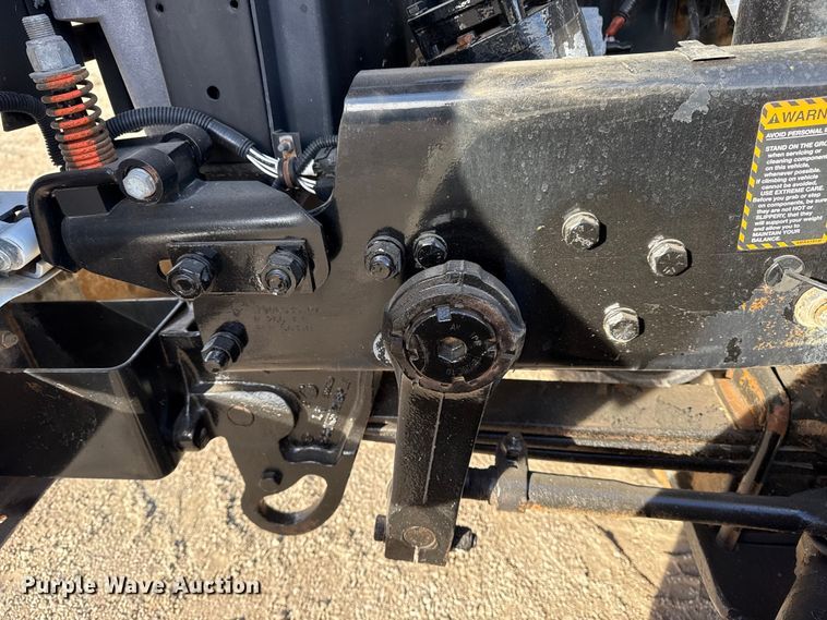 image for item EG1908 2003 Mack RD crane truck