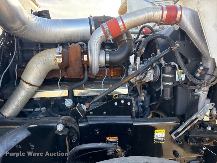 image for item EG1908 2003 Mack RD crane truck