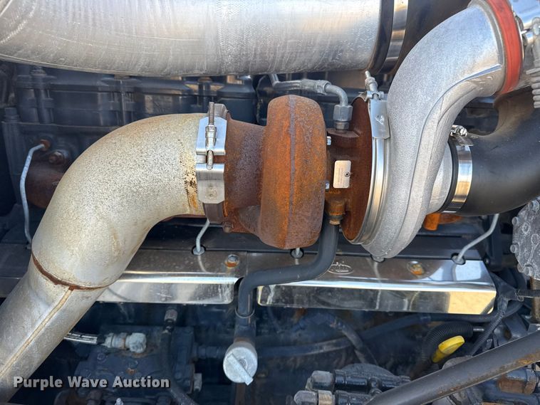 image for item EG1908 2003 Mack RD crane truck