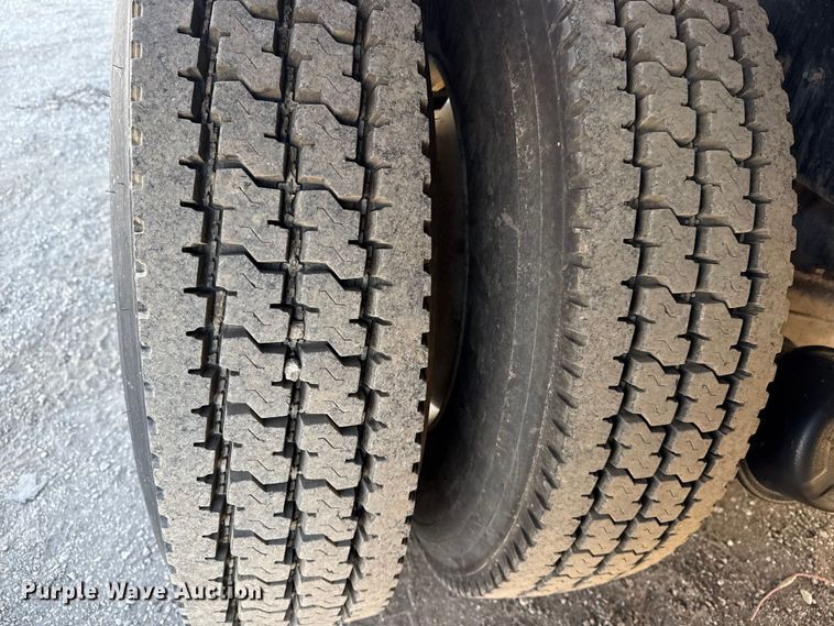 image for item EG1908 2003 Mack RD crane truck