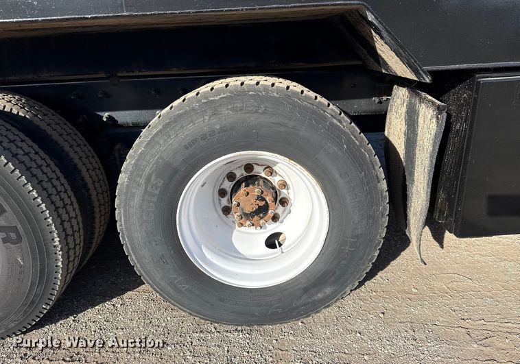 image for item EG1908 2003 Mack RD crane truck