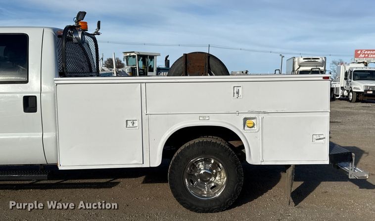 image for item EG1909 2011 Ford F350 Super Duty utility bed pickup truck