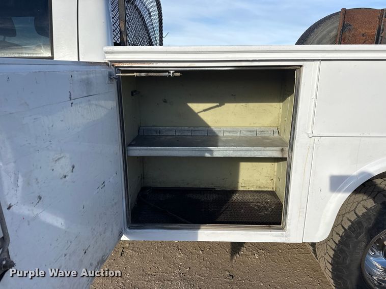 image for item EG1909 2011 Ford F350 Super Duty utility bed pickup truck