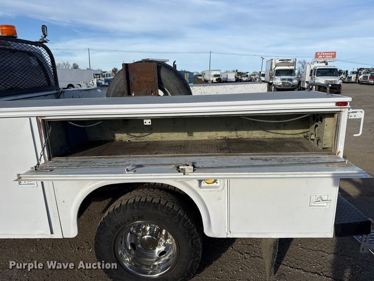 image for item EG1909 2011 Ford F350 Super Duty utility bed pickup truck