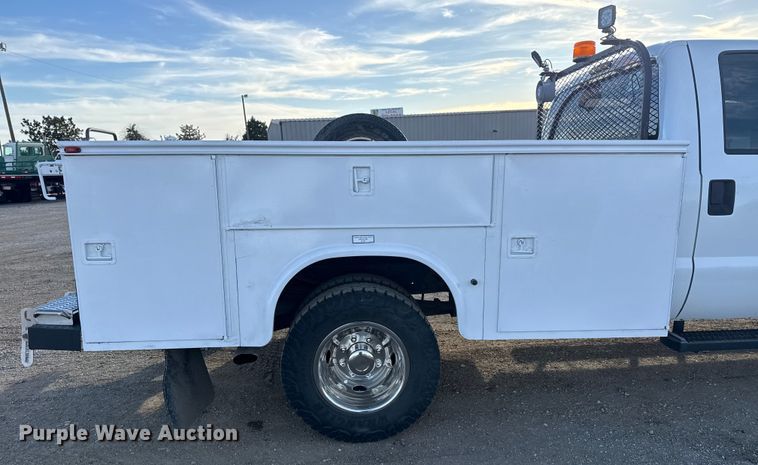 image for item EG1909 2011 Ford F350 Super Duty utility bed pickup truck