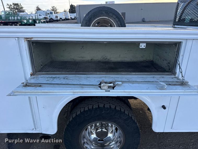 image for item EG1909 2011 Ford F350 Super Duty utility bed pickup truck