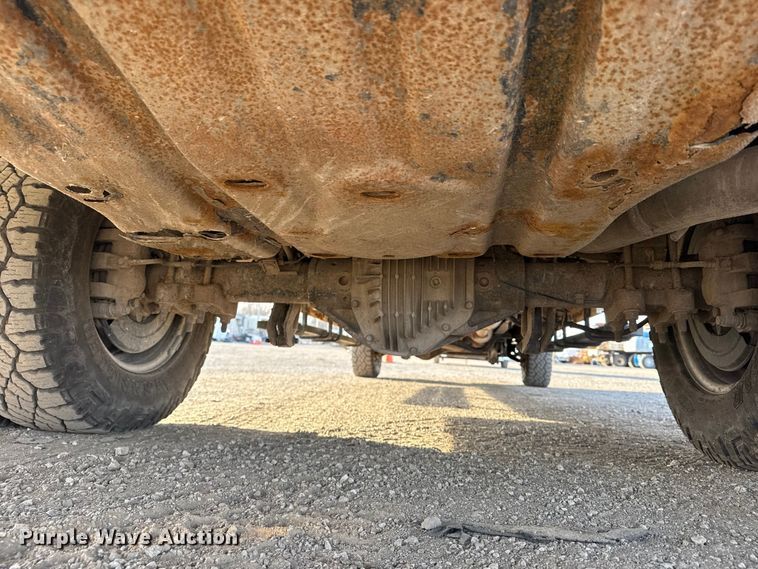 image for item EG1909 2011 Ford F350 Super Duty utility bed pickup truck