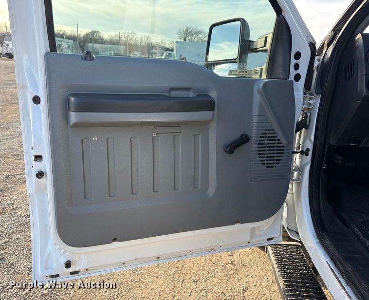 image for item EG1909 2011 Ford F350 Super Duty utility bed pickup truck