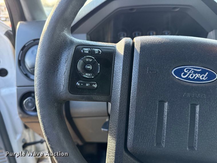 image for item EG1909 2011 Ford F350 Super Duty utility bed pickup truck