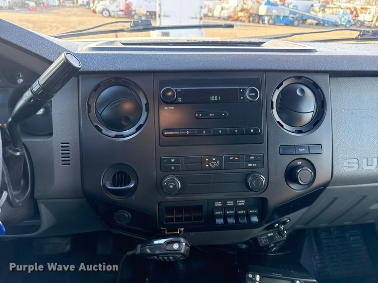 image for item EG1909 2011 Ford F350 Super Duty utility bed pickup truck