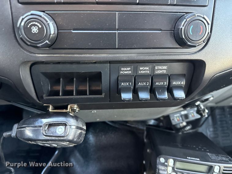 image for item EG1909 2011 Ford F350 Super Duty utility bed pickup truck