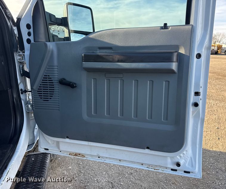 image for item EG1909 2011 Ford F350 Super Duty utility bed pickup truck