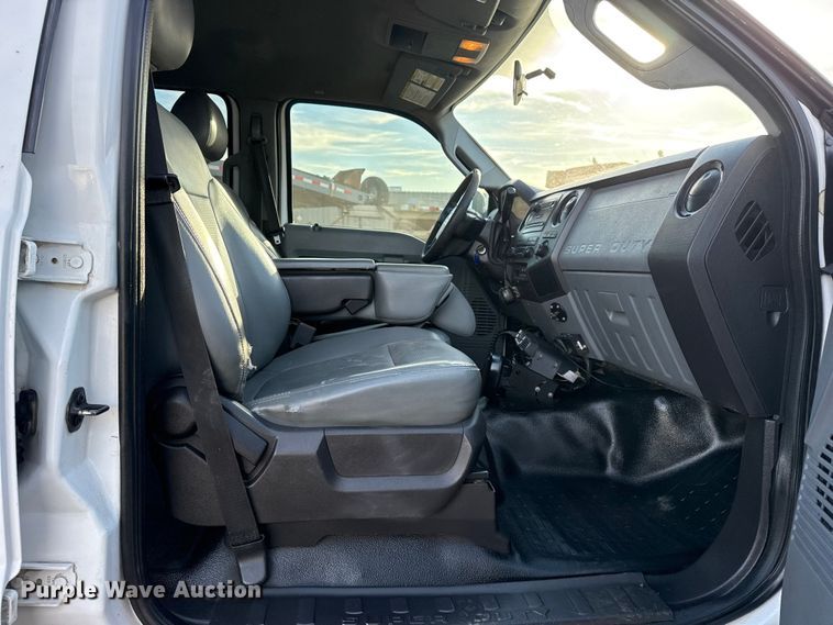 image for item EG1909 2011 Ford F350 Super Duty utility bed pickup truck