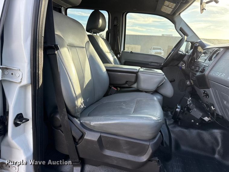 image for item EG1909 2011 Ford F350 Super Duty utility bed pickup truck