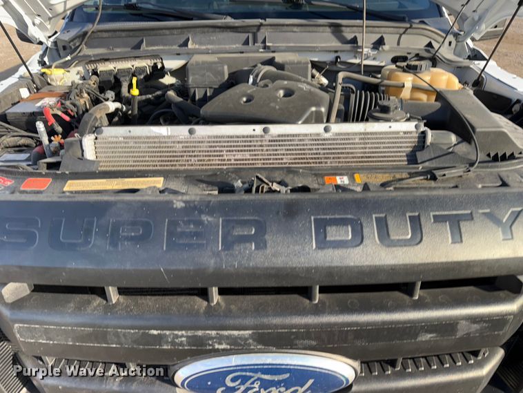 image for item EG1909 2011 Ford F350 Super Duty utility bed pickup truck