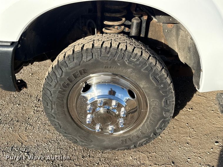 image for item EG1909 2011 Ford F350 Super Duty utility bed pickup truck