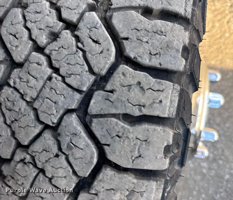 image for item EG1909 2011 Ford F350 Super Duty utility bed pickup truck