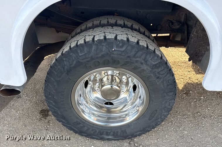 image for item EG1909 2011 Ford F350 Super Duty utility bed pickup truck