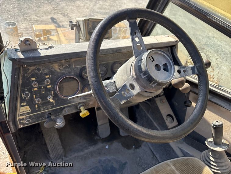 image for item EG8312 1989 Grove Manufacturing RT-528C crane