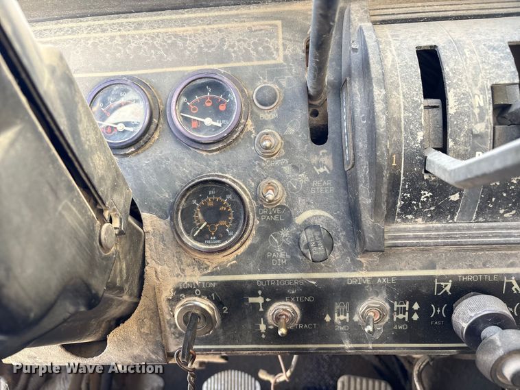 image for item EG8312 1989 Grove Manufacturing RT-528C crane