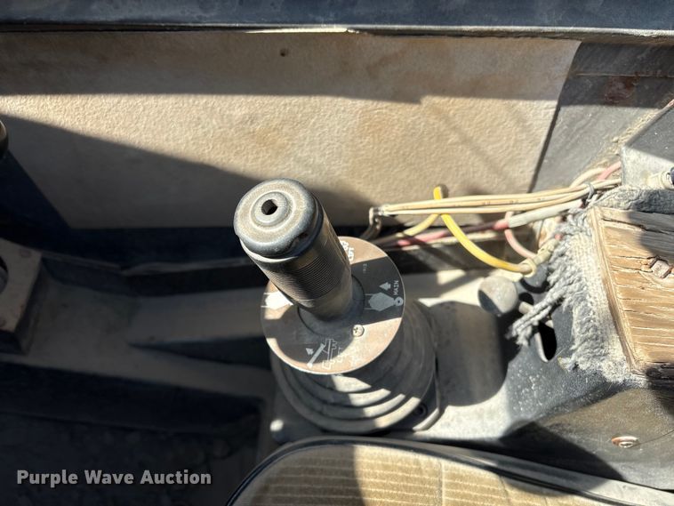 image for item EG8312 1989 Grove Manufacturing RT-528C crane