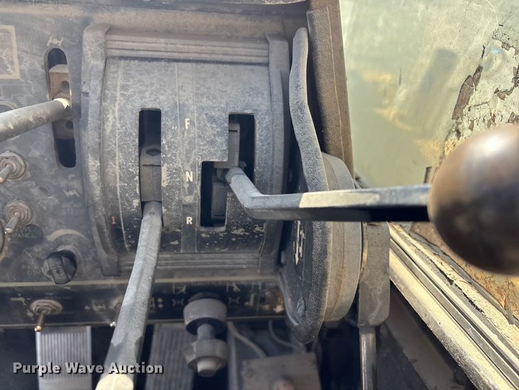 image for item EG8312 1989 Grove Manufacturing RT-528C crane