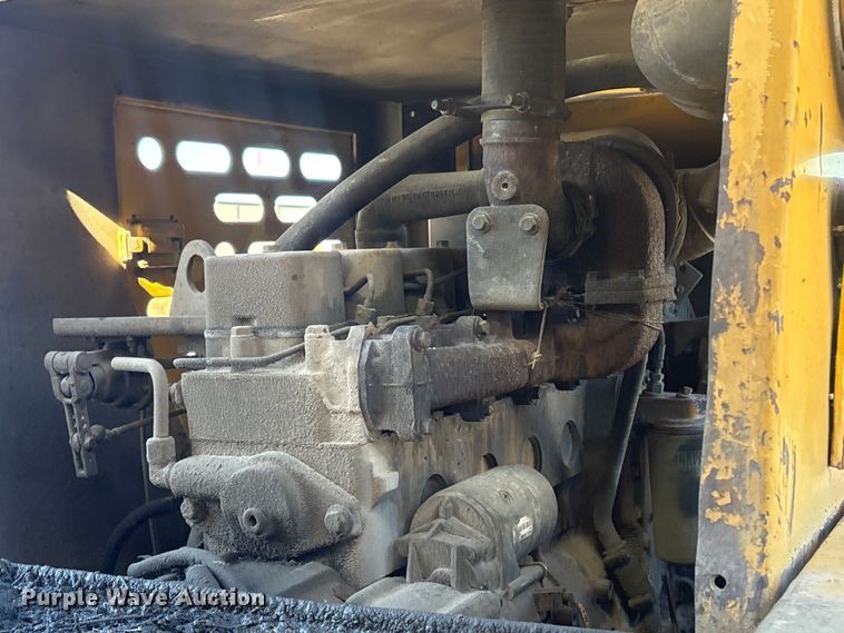 image for item EG8312 1989 Grove Manufacturing RT-528C crane