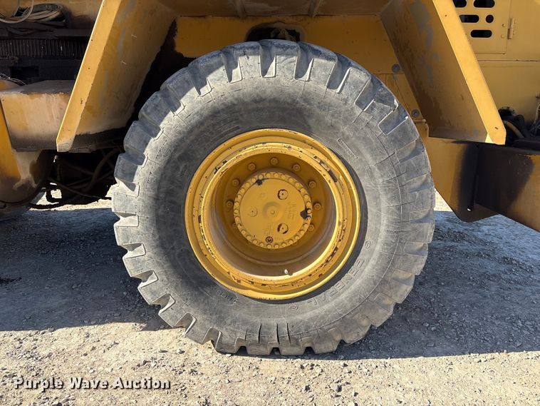 image for item EG8312 1989 Grove Manufacturing RT-528C crane